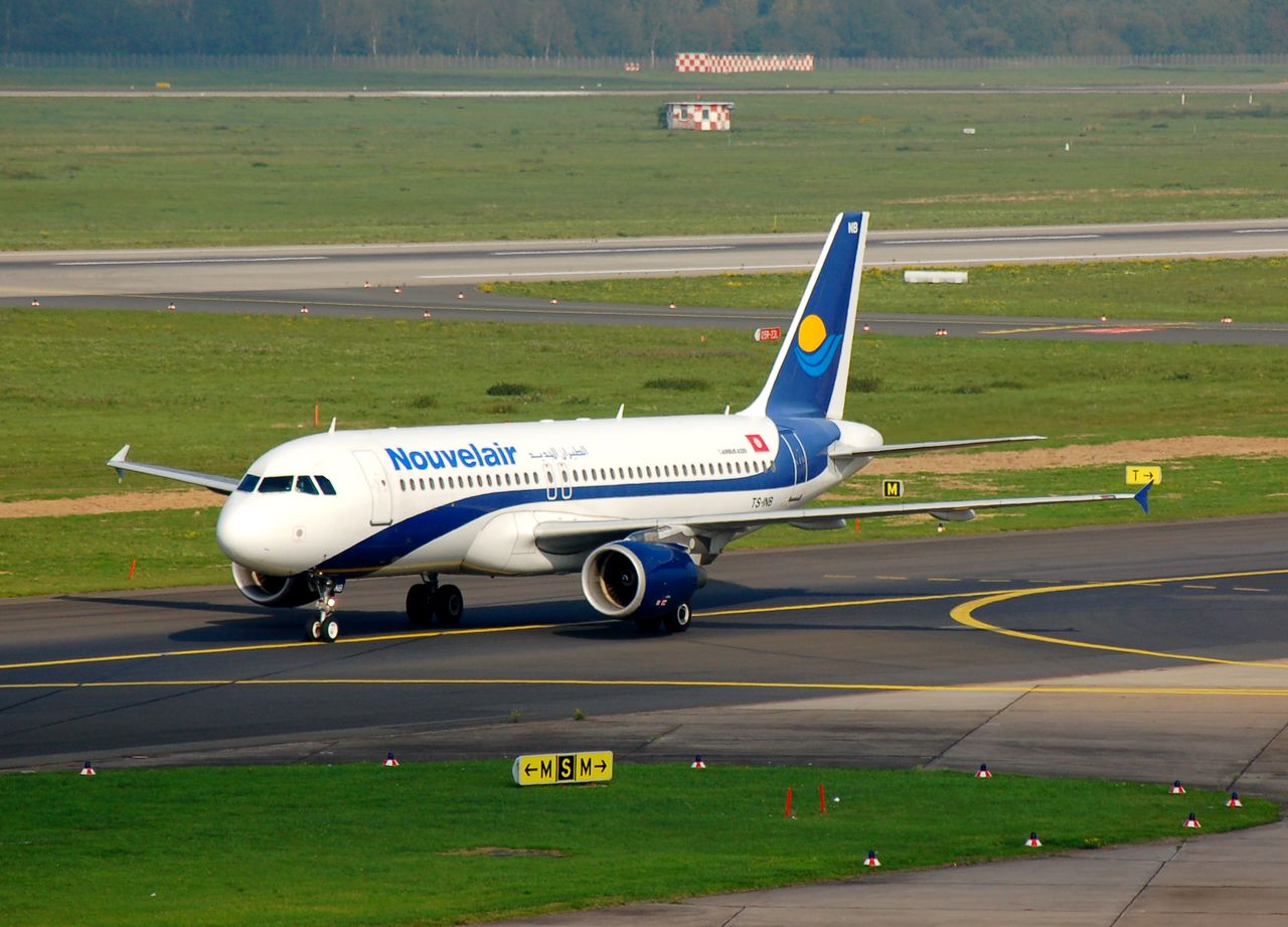 TS-INB - A320-214 - Nouvelair Tunisie - DUS - 14-10-2006b