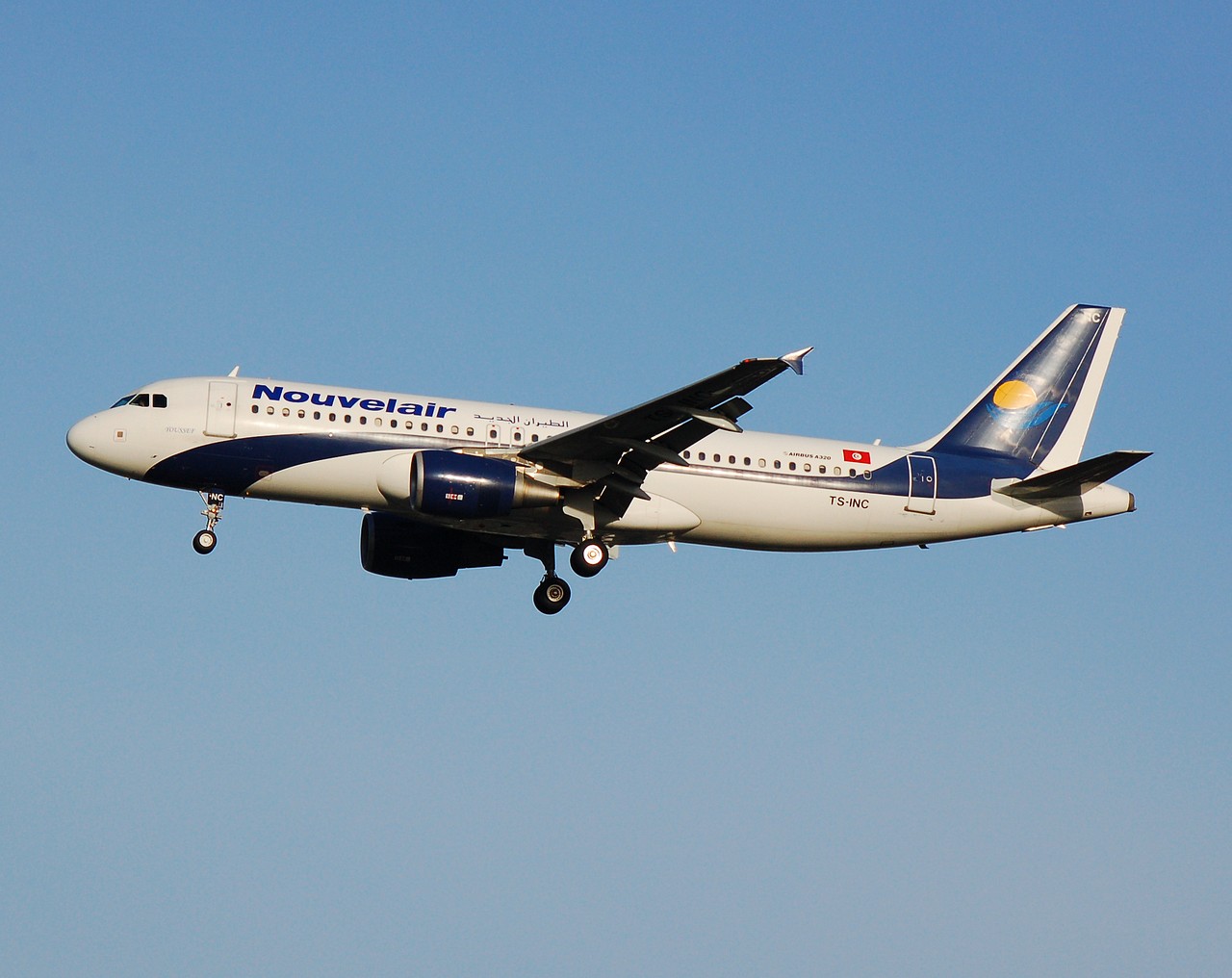 TS-INC - A320-214 - Nouvelair Tunisie - LGW - 10-12-2006