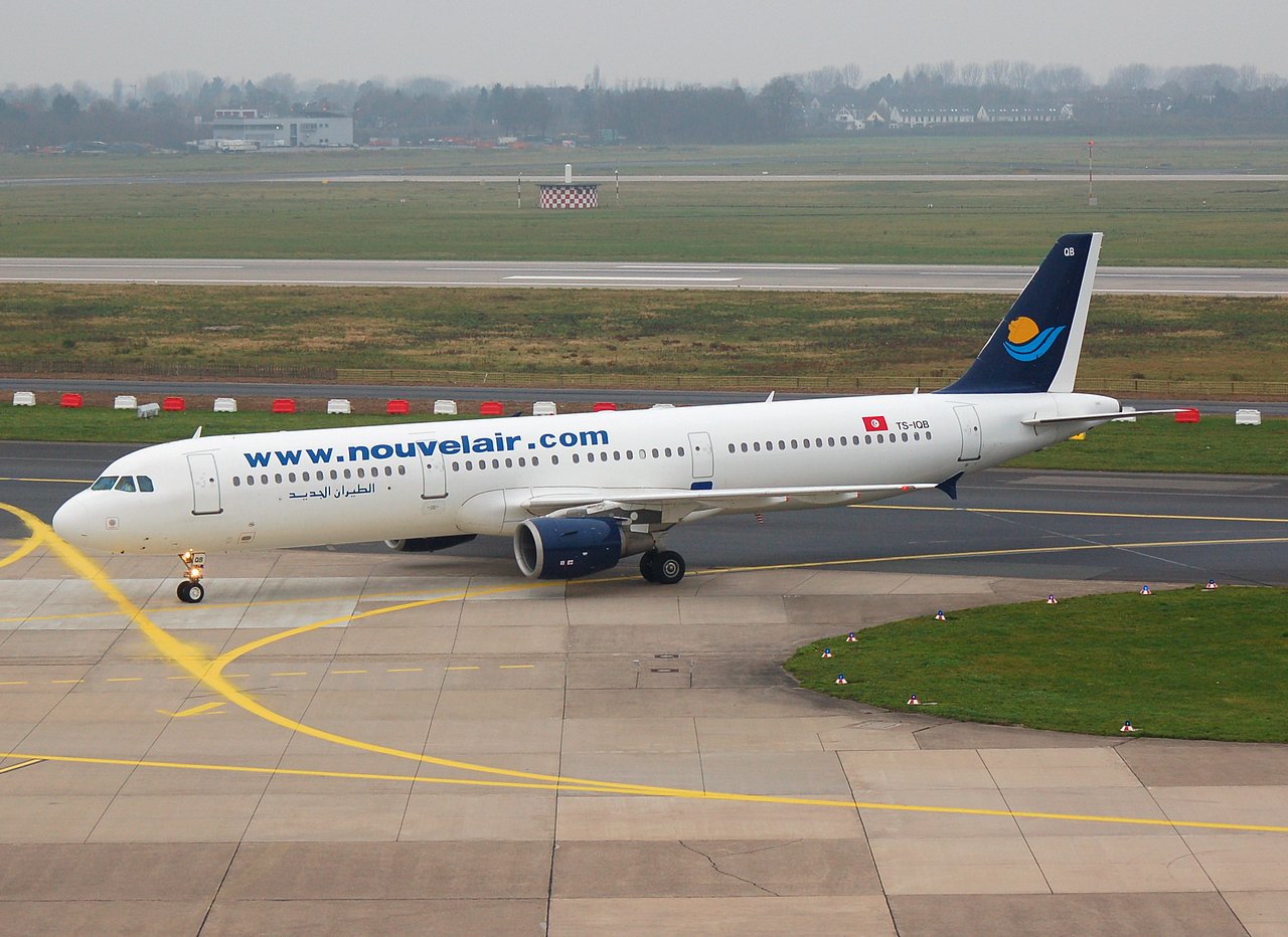 TS-IQB - A321-211 - Nouvelair Tunisie - DUS - 23-12-2006