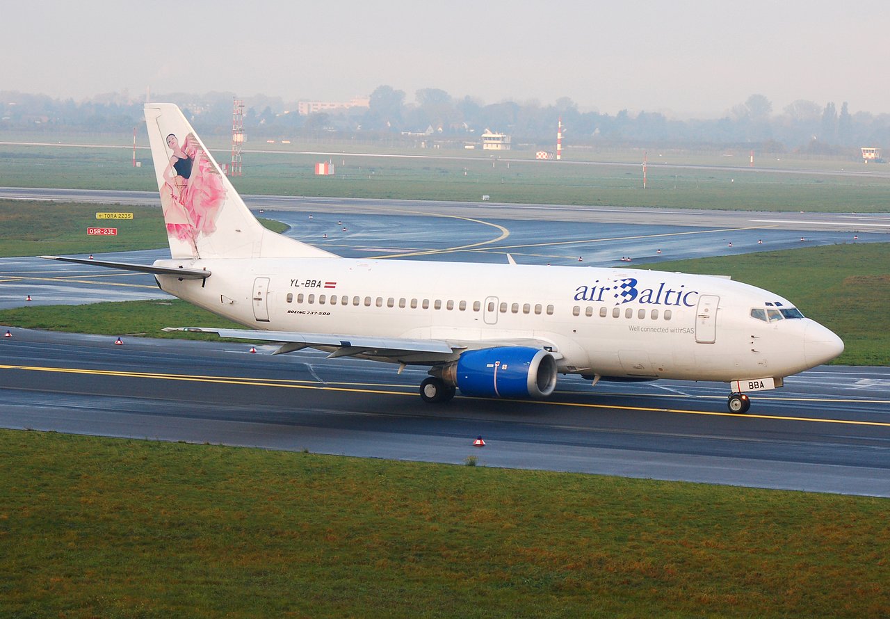 YL-BBA - 737-505 - Air Baltic - DUS - 03-11-2006