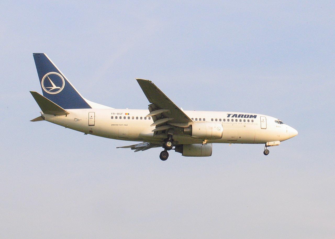 YR-BGF - 737-78J - Tarom - BRU - 09-06-2006