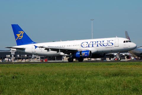 5B-DBA - A320-231 - Cyprus Airways - AMS - 10-09-2006