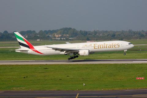 A6-EMQ - 777-31H - Emirates - DUS - 14-10-2006