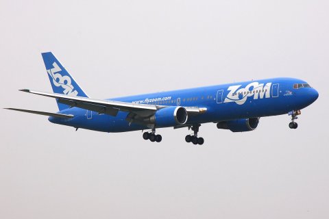 C-GZUM - 767-328(ER) - Zoom Airlines - CDG - 17-09-2006