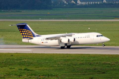 D-AEWL - BAe 146-300 - Lufthansa Regional - DUS - 14-10-2006c