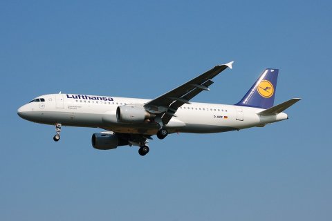 D-AIPF - A320-211 - Lufthansa - BRU - 29-06-2006