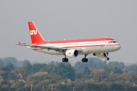 D-ALTD - A320-214 - LTU International Airways - DUS - 14-10-2006