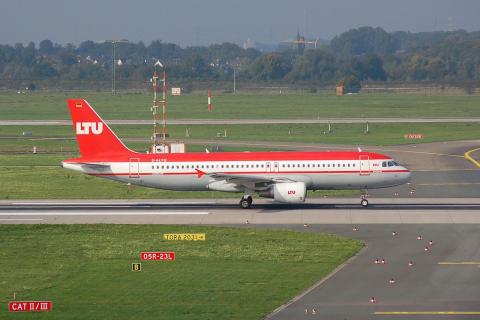 D-ALTG - A320-214 - LTU International Airways - DUS - 14-10-2006