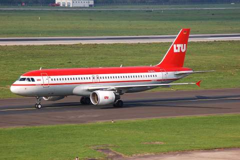 D-ALTL - A320-214 - LTU International Airways - DUS - 14-10-2006