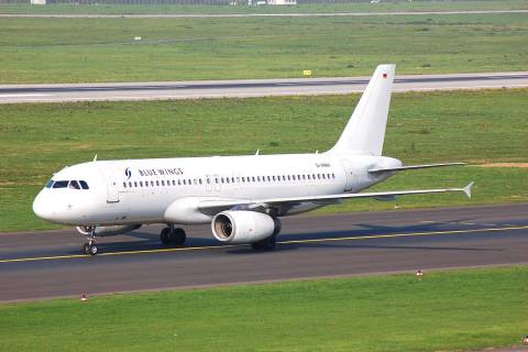 D-ANNA - A320-233 - Blue Wings - DUS - 14-10-2006