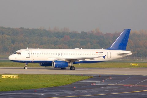 D-ANNE - A320-232 - Blue Wings - DUS - 03-11-2006b