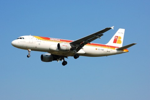 EC-FGV - A320-211 - Iberia - BRU - 29-06-2006