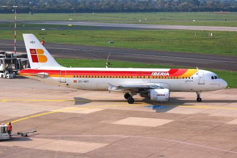 EC-HGY - A320-214 - Iberia - DUS - 14-10-2006