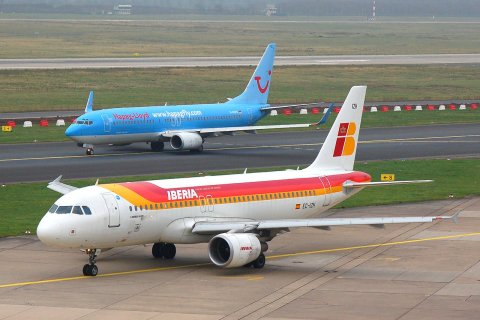 EC-IZH - A320-214 - Iberia - DUS - 23-12-2006