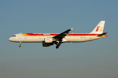 EC-JEJ - A321-211 - Iberia - BRU - 06-09-2006