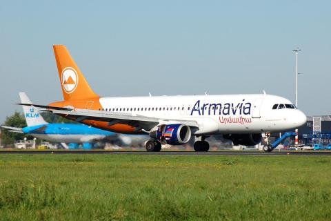 EK-32008 - A320-214 - Armavia - AMS - 10-09-2006