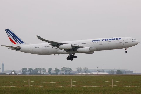 F-GLZP - A340-313 - Air France - CDG - 17-09-2006