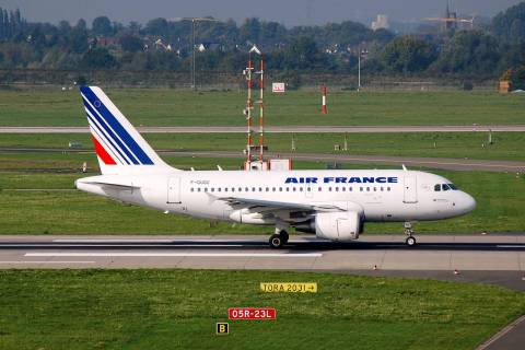 F-GUGC - A318-111 - Air France - DUS - 14-10-2006