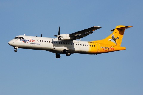 G-BWDA - ATR 72-202 - Aurigny Air Services - LGW - 10-12-2006