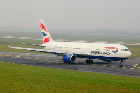 G-BZHA - 767-336(ER) - British Airways - DUS - 03-11-2006c
