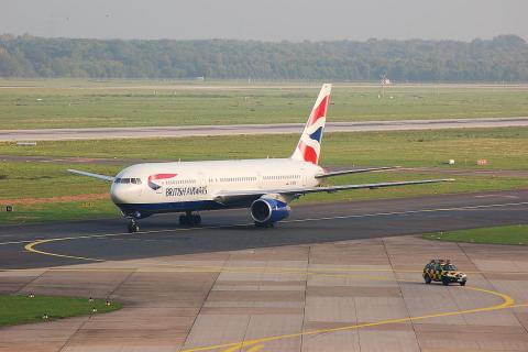G-BZHB - 767-336(ER) - British Airways - DUS - 14-10-2006b