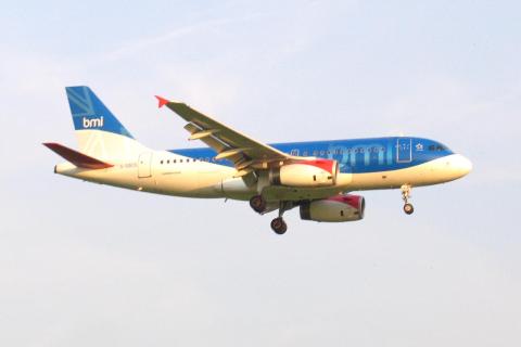 G-DBCD - A319-131 - bmi British Midland - BRU - 09-06-2006