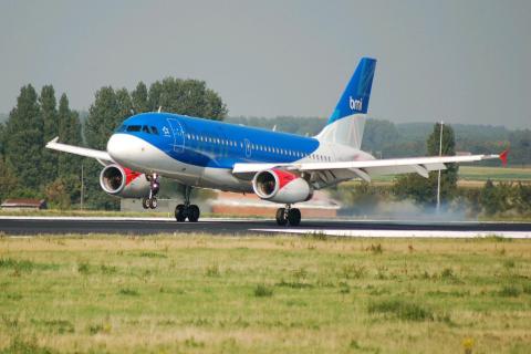 G-DBCE - A319-131 - bmi British Midland - BRU - 06-09-2006