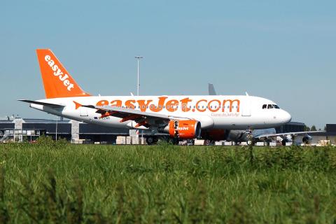 G-EZAO - A319-111 - easyJet - AMS - 10-09-2006