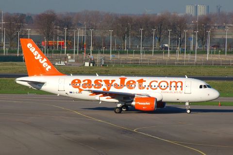 G-EZAU - A319-111 - easyJet - AMS - 26-11-2006