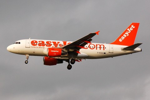 G-EZAV - A319-111 - easyJet - LGW - 10-12-2006