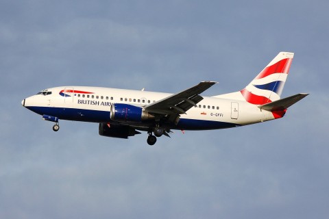G-GFFI - 737-528 - British Airways - LGW - 10-12-2006