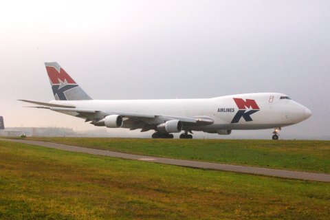 G-MKAA - 747-2S4F - MK Airlines - LGG - 19-12-2006