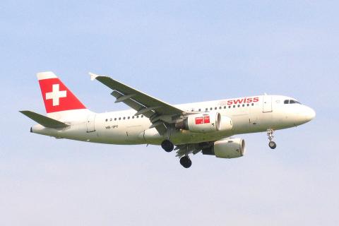 HB-IPY - A319-111 - Swiss - BRU - 09-06-2006