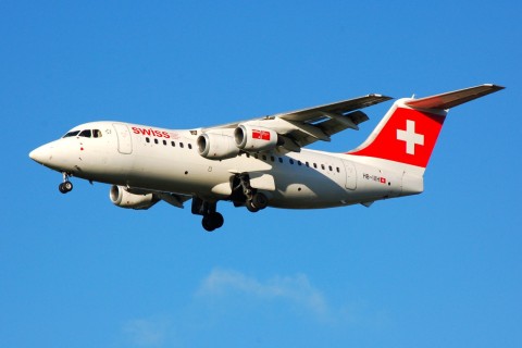 HB-IXH - RJ85 - Swiss - BRU - 26-11-2006