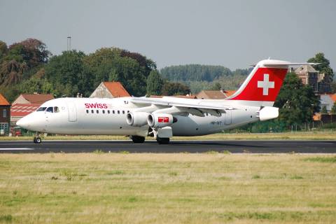 HB-IXT - RJ100 - Swiss - BRU - 06-09-2006
