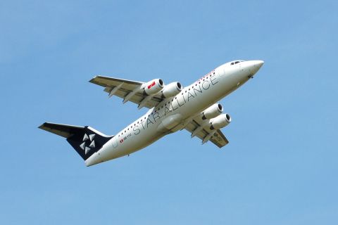 HB-IYU - RJ100 - Swiss - BRU - 18-06-2006