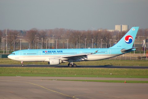 HL7538 - A330-223 - Korean Air Lines - AMS - 27-11-2006
