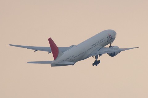 JA706J - 777-246(ER) - Japan Airlines - CDG - 17-09-2006b