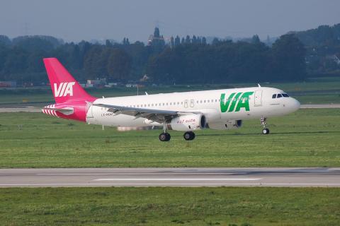 LZ-MDM - A320-232 - Air Via - DUS - 14-10-2006