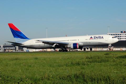 N171DN - 767-332(ER) - Delta Air Lines - AMS - 10-09-2006