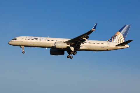 N18112 - 757-224(WL) - Continental Air Lines - LGW - 10-12-2006b