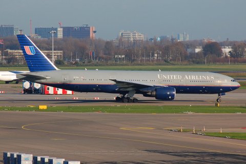 N771UA - 777-222 - United Airlines - AMS - 27-11-2006