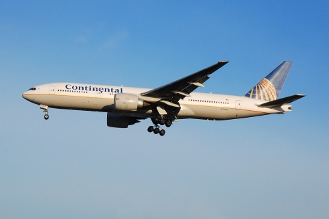 N78013 - 777-224(ER) - Continental Air Lines - LGW - 10-12-2006