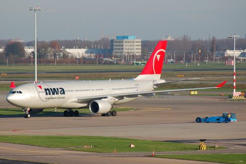 N860NW - A330-223 - Northwest Airlines - AMS - 27-11-2006