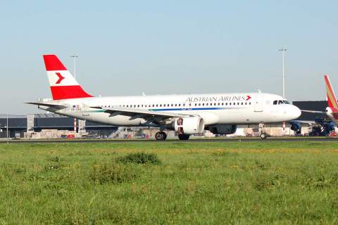 OE-LBU - A320-214 - Austrian Airlines - AMS - 10-09-2006