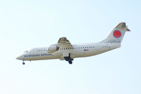 OO-DWJ - RJ100 - SN Brussels Airlines - BRU - 06-08-2006