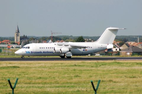 OO-DWJ - RJ100 - SN Brussels Airlines - BRU - 06-09-2006