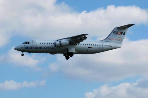 OO-DWJ - RJ100 - SN Brussels Airlines - BRU - 08-09-2006