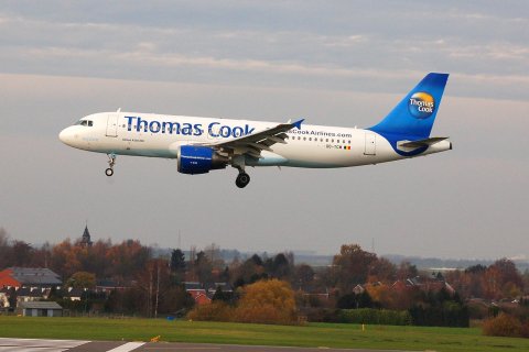 OO-TCM - A320-211 - Thomas Cook Airlines - LGG - 01-12-2006