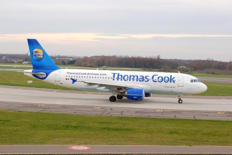 OO-TCM - A320-211 - Thomas Cook Airlines - LGG - 01-12-2006b